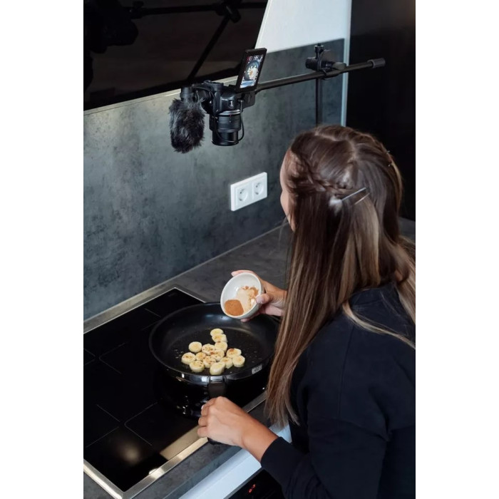 Canon Цифровая фотокамера EOS R50+ RF-S 18-45 IS STM Black